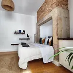Lounge *