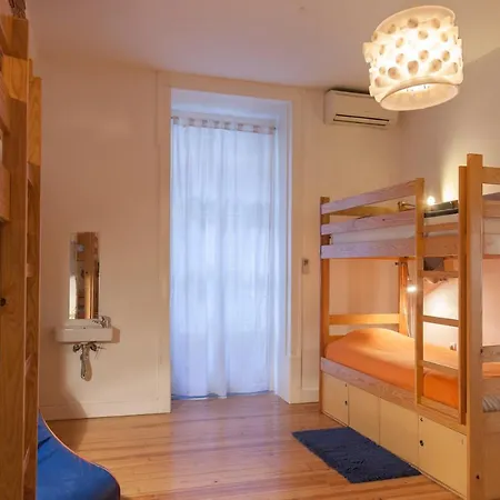 بيت شباب Lounge