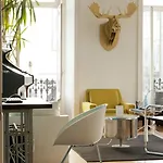 بيت شباب Lounge *