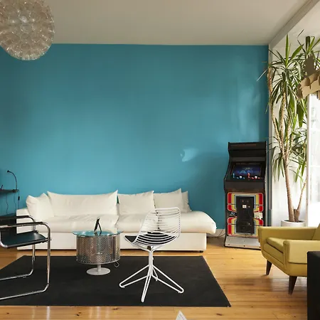 Lounge *