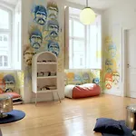 Lounge *